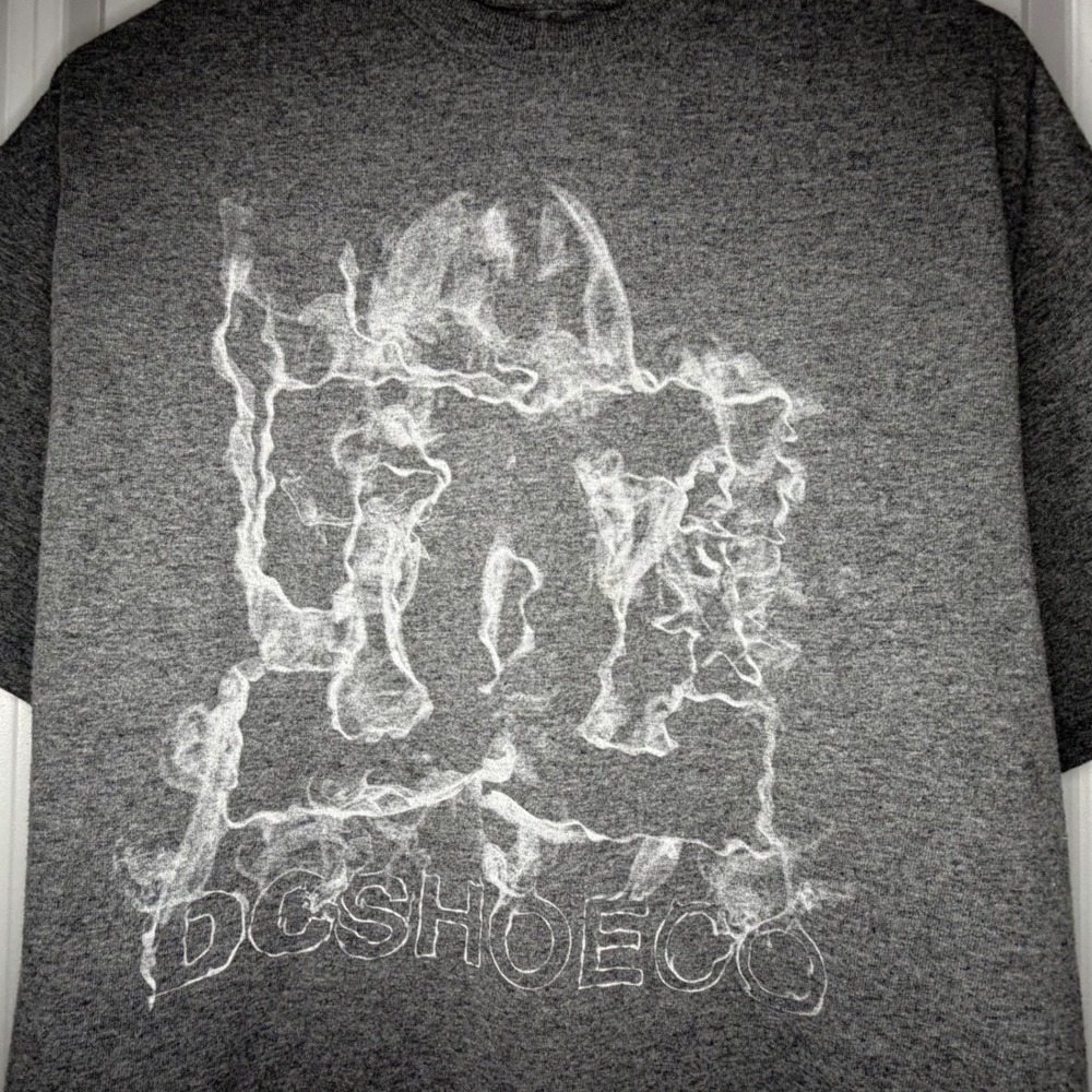 Vintage Y2K DC Shoes Smoke Graphic Logo Grey Skateboard T-Shirt Sz Mens Medium